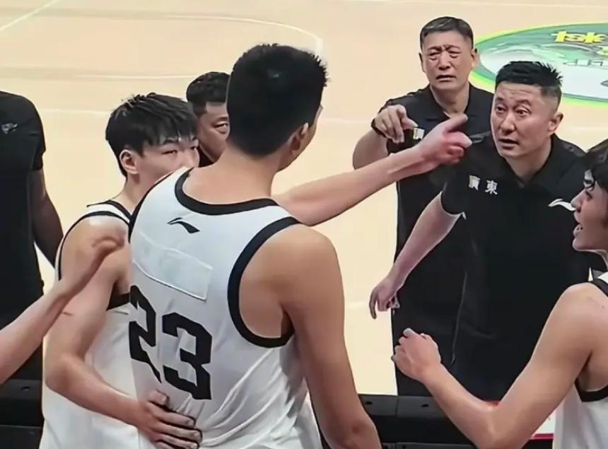 AFIAA, 锋下课的比